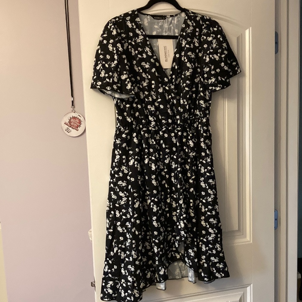 NWT Bloomchic wrap dress